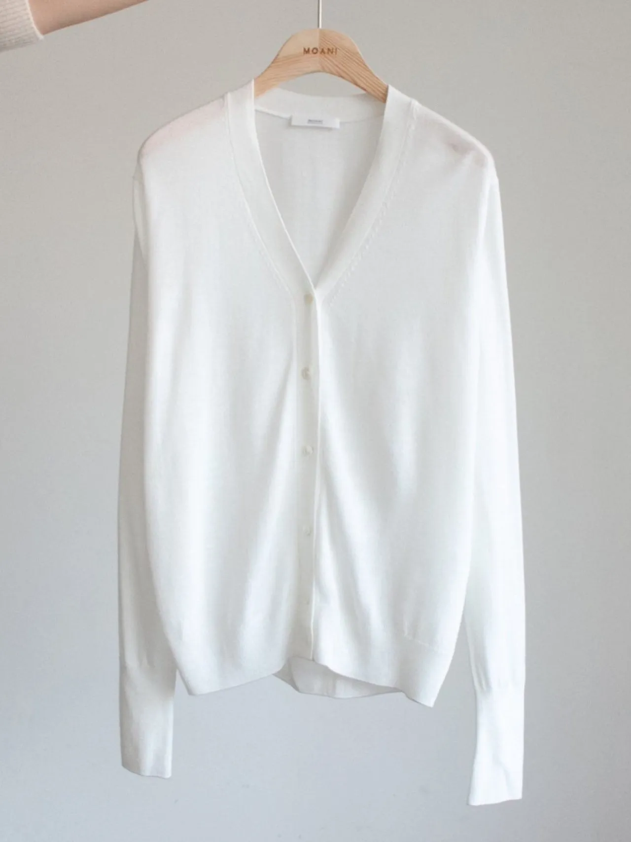 SILKWOOL SLIM V-NECK CARDIGAN